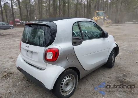 2017 Smart Fortwo Passion/Prime/Proxy/Pure z USA, uszkodzony, nr VIN WMEFJ5DA4HK169267